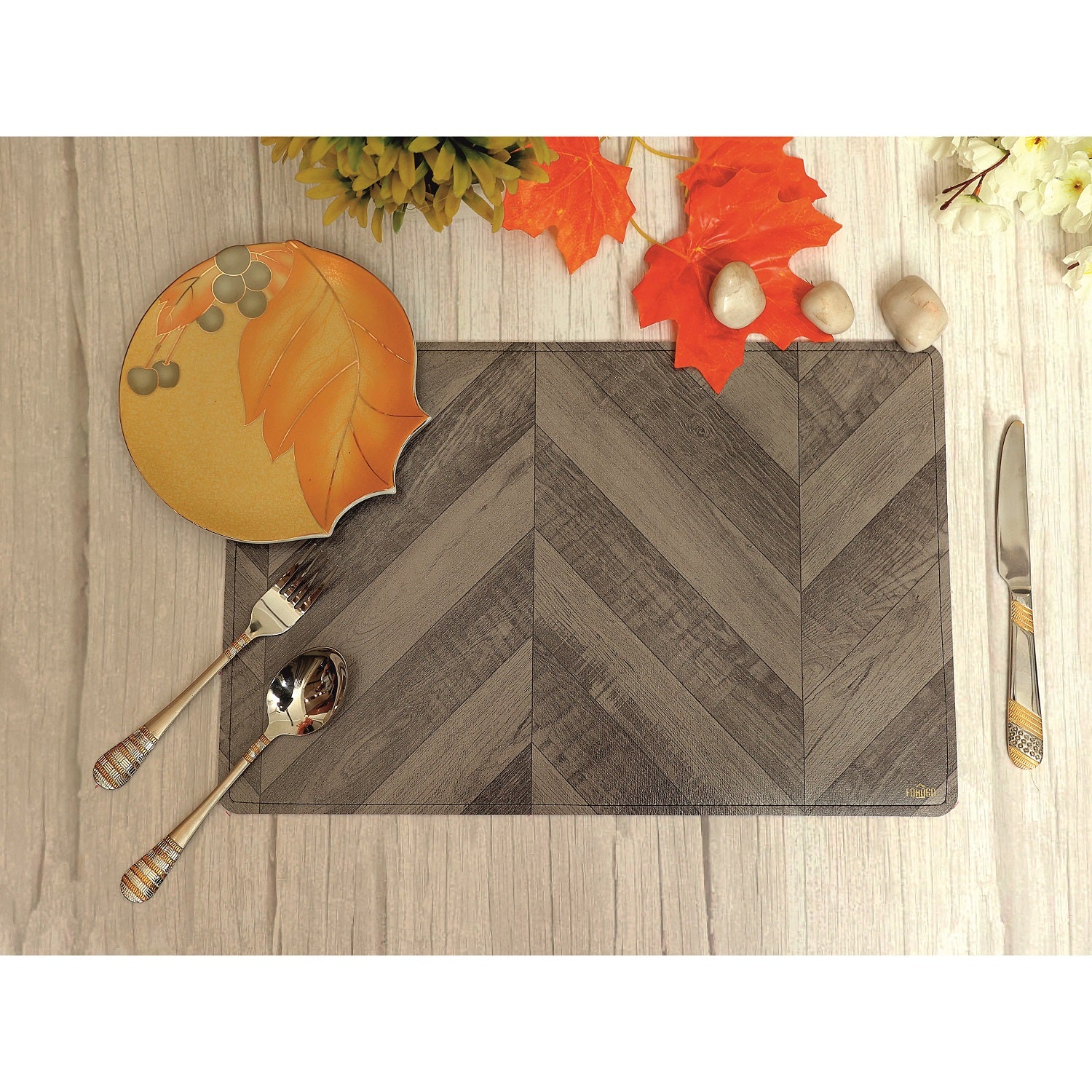 grey  anti slip table mat with plate