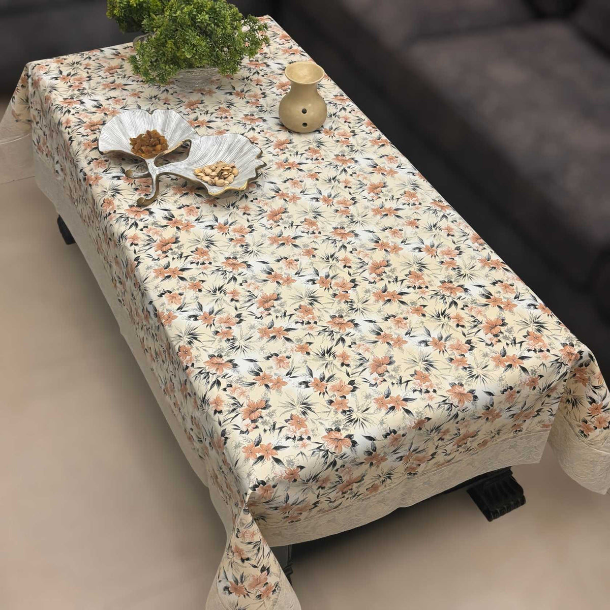 LX-33 Luxe Table Cover